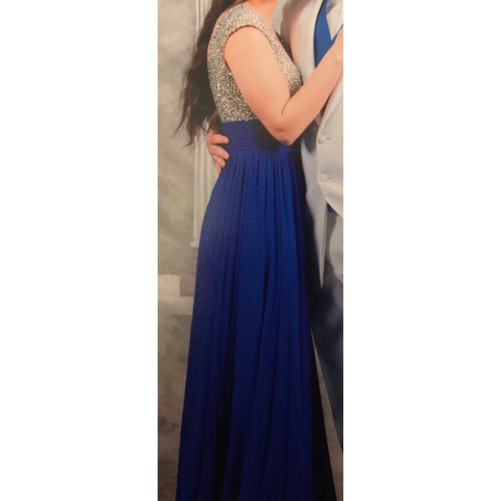 Beautiful prom dress!